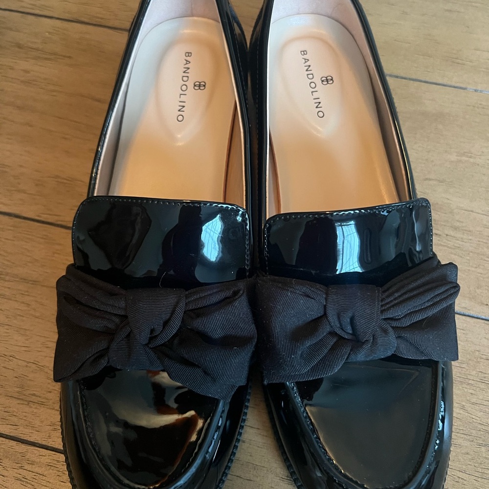 Bandolino Patent Black Loafers with Knot Detail